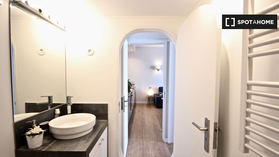 Apartment Lisbon, 1 bed — photo 15