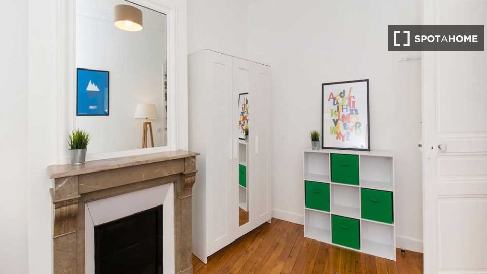 Double room Paris, 4 beds, 80m² — photo 13