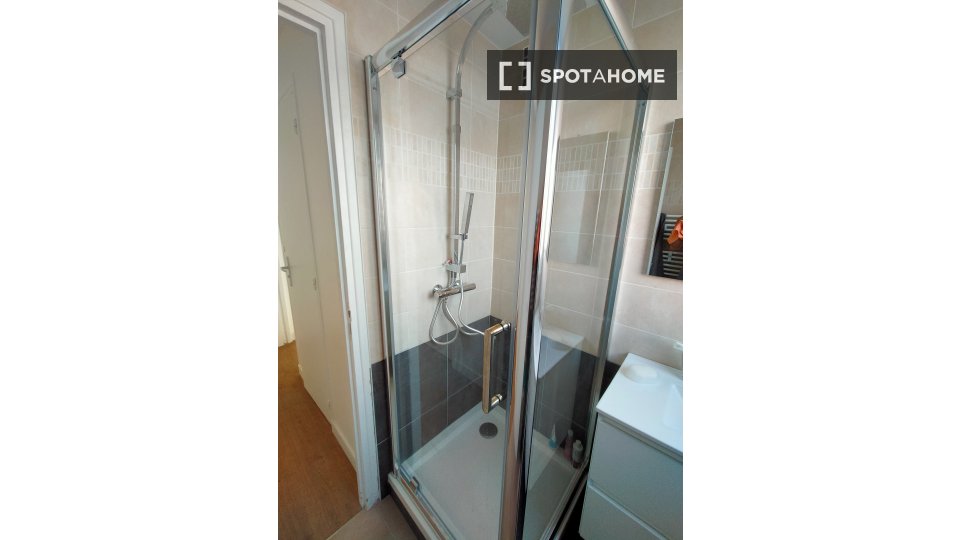 Double room Paris, 4 beds, 75m² — photo 2