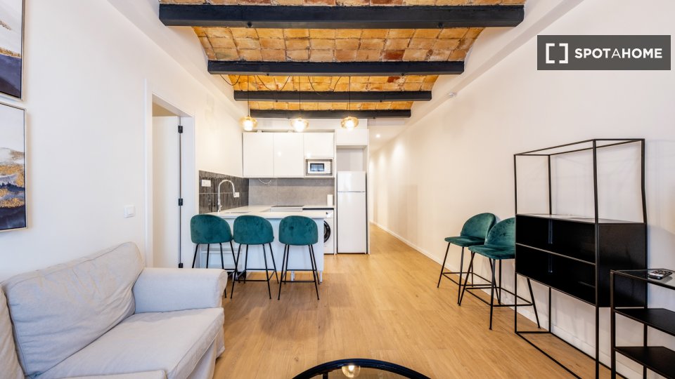 Apartment Barcelona, 4 beds, 95m² — photo 35