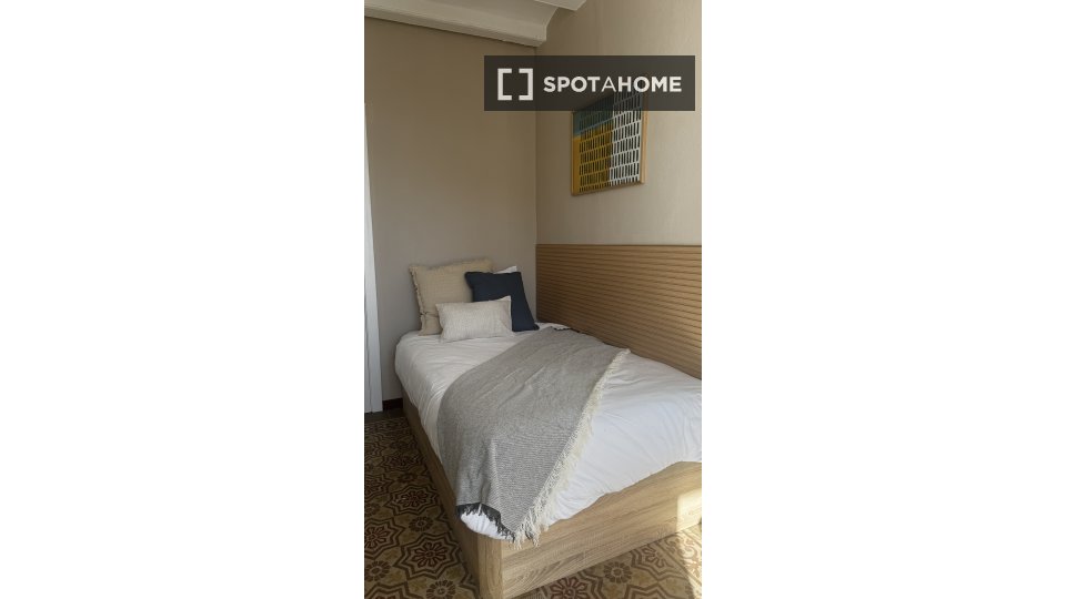 Double room Barcelona, 5 beds, 120m² — photo 19