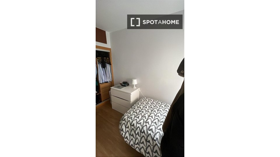 Double room Madrid, 3 beds, 75m² — photo 8