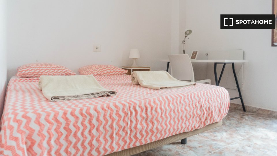 Double room Valencia, 7 beds, 200m² — photo 5