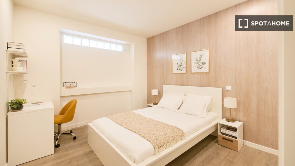 Double room Lisbon, 4 beds — photo 22