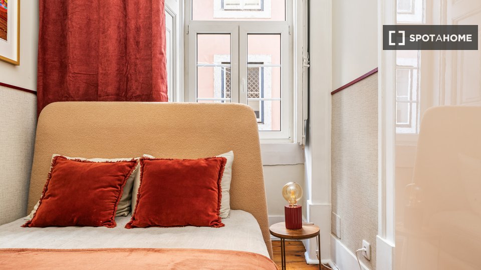 Double room Lisbon, 10 beds — photo 30