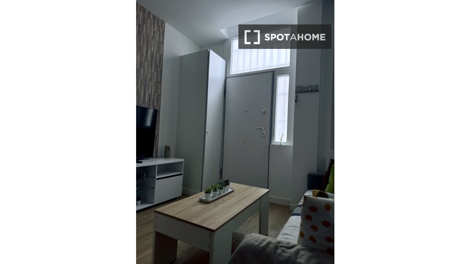Double room Madrid, 2 beds, 70m² — photo 1