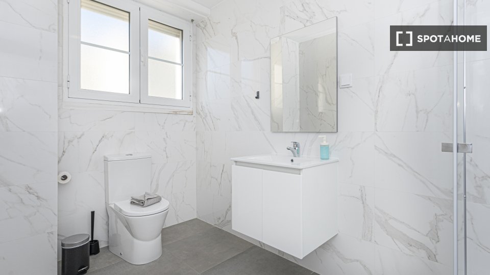 Double room Lisbon, 11 beds — photo 14