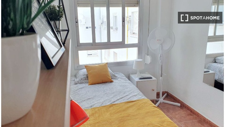 Double room Valencia, 5 beds — photo 5