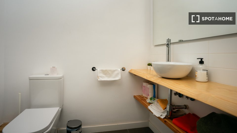 Double room Barcelona, 3 beds, 110m² — photo 13