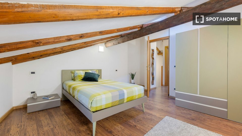 Double room Trento, 3 beds — photo 12
