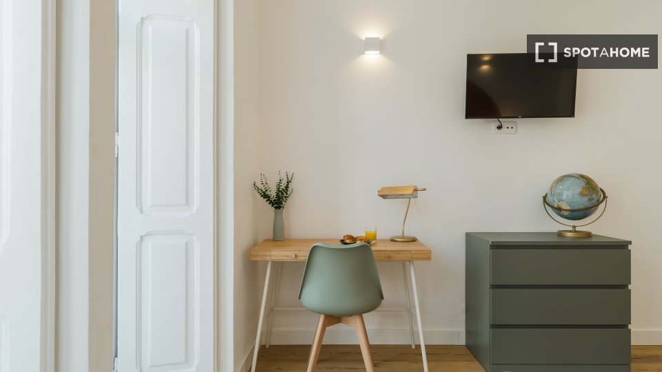 Double room Lisbon, 6 beds — photo 46