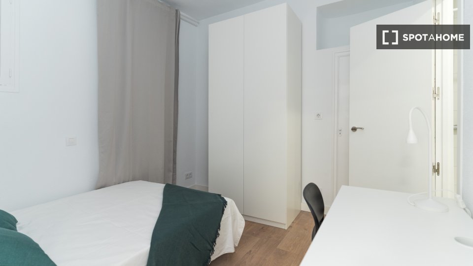 Double room Madrid, 10 beds, 380m² — photo 10