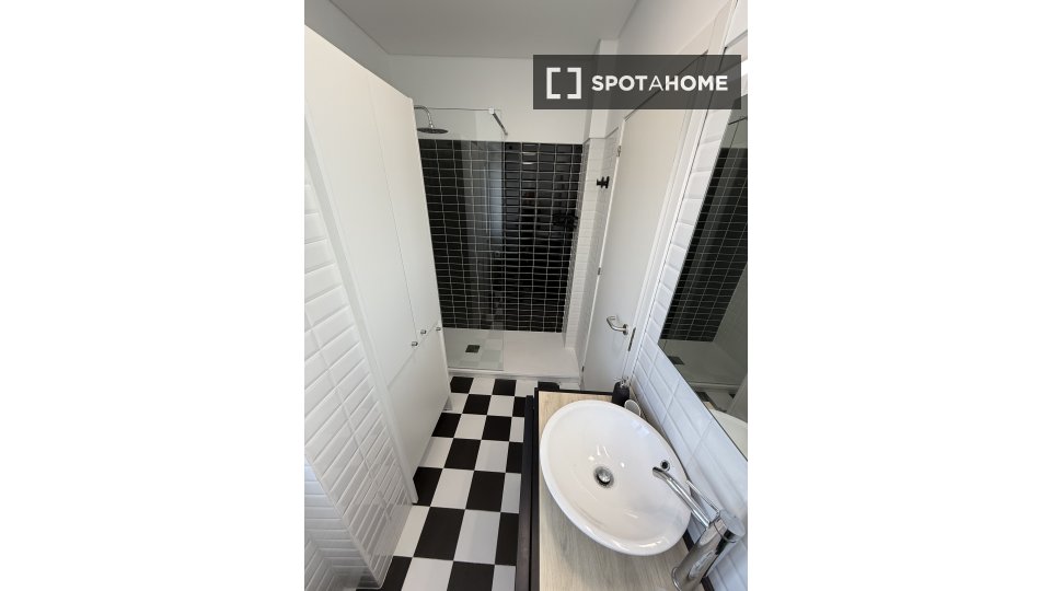 Apartment mono Lisbon, 1 bed, 45m² — photo 15