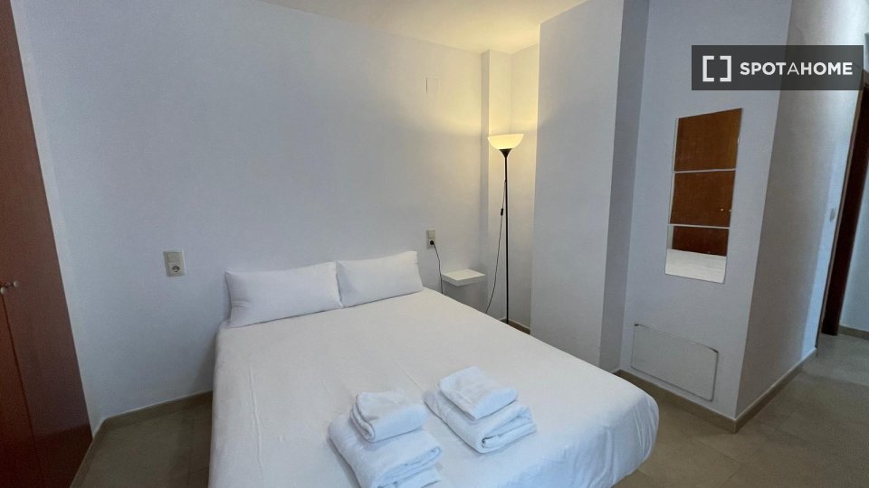Apartment Valencia, 4 beds, 104m² — photo 8