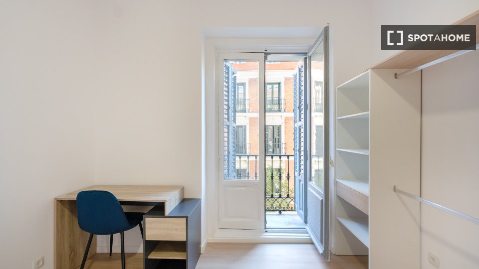 Double room Madrid, 10 beds — photo 14