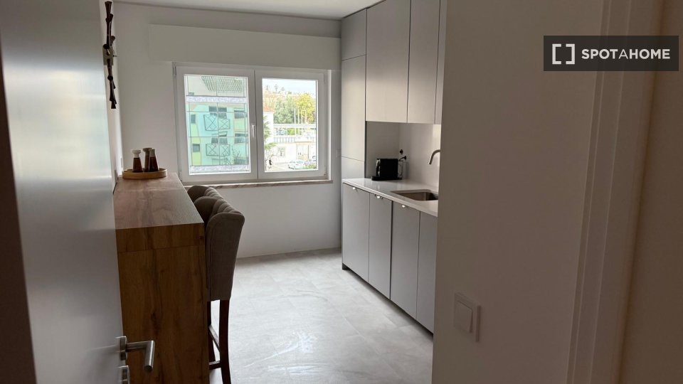 Apartment Lisbon, 2 beds, 95m² — photo 13