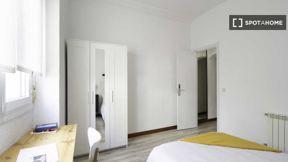 Double room Madrid, 4 beds — photo 23
