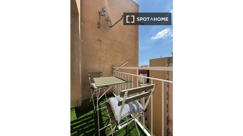 Double room Barcelona, 4 beds, 70m² — photo 3
