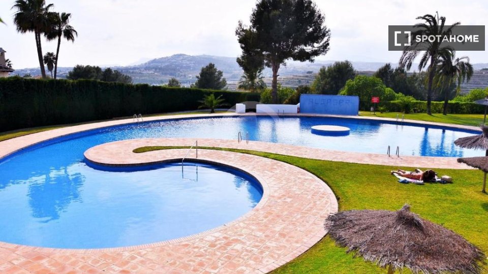 Apartment Alicante, 4 beds — photo 10