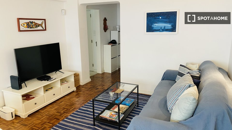 Apartment Lisbon, 2 beds, 70m² — photo 8