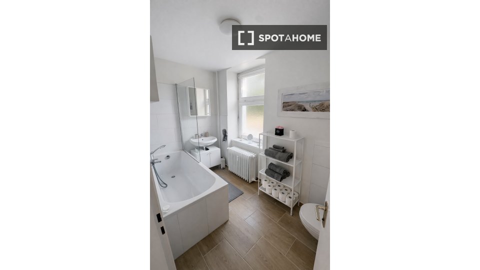 Double room Berlin, 3 beds, 20m² — photo 6