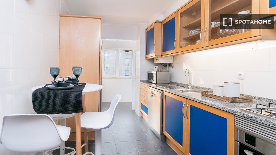 Apartment Lisbon, 2 beds, 100m² — photo 14