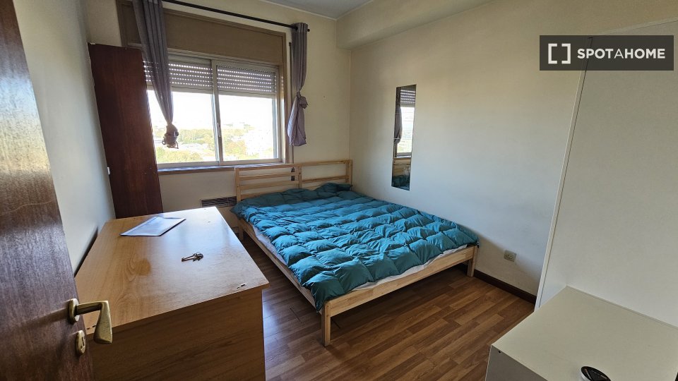 Double room Porto, 5 beds, 150m² — photo 13