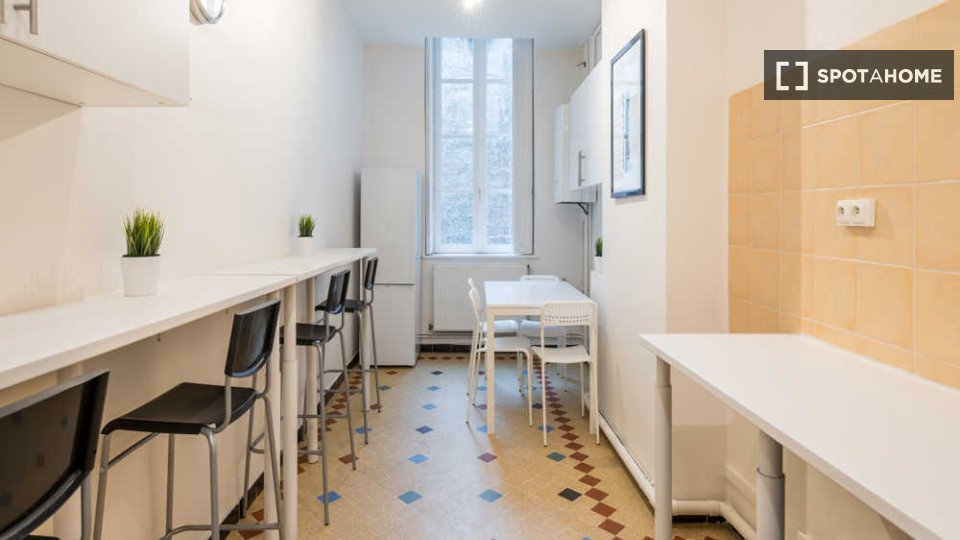 Double room Lyon, 4 beds, 130m² — photo 2