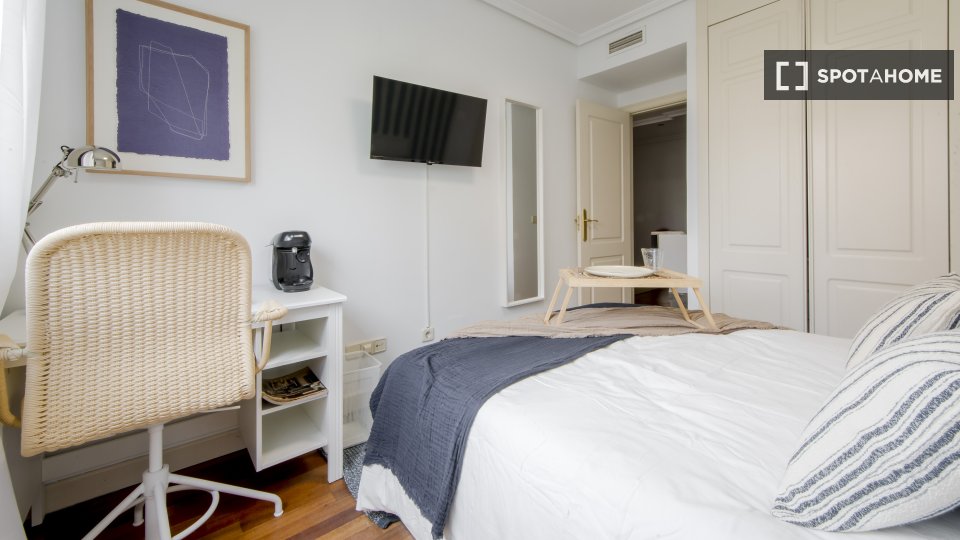 Double room Madrid, 8 beds — photo 7
