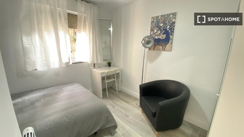 Double room Madrid, 4 beds — photo 3