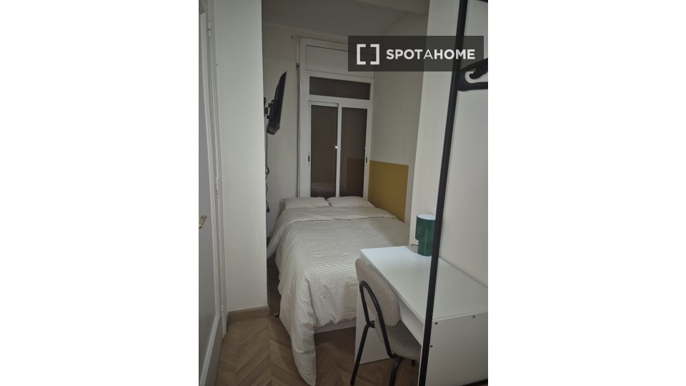 Double room Barcelona, 8 beds, 150m² — photo 13