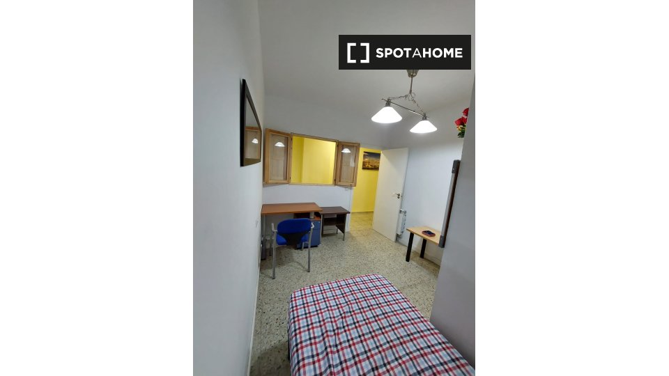 Double room Madrid, 8 beds — photo 15