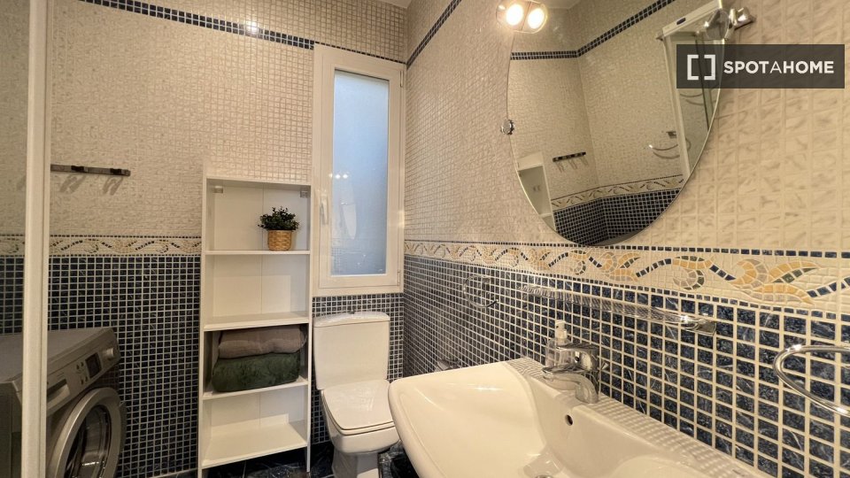 Double room Madrid, 6 beds — photo 6