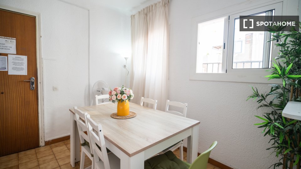 Double room Barcelona, 8 beds — photo 12