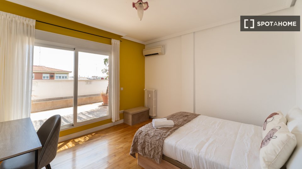 Double room Madrid, 6 beds — photo 7
