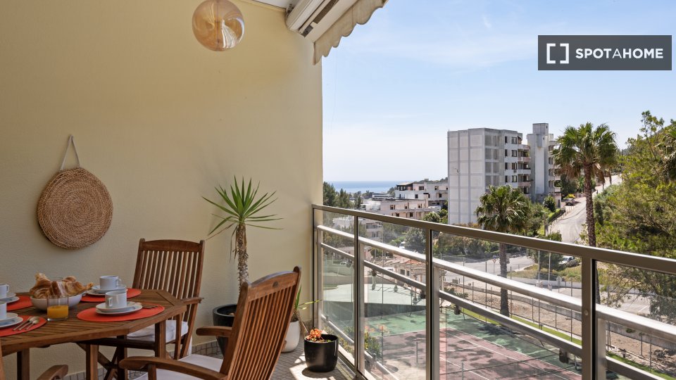 Apartment Lisbon, 2 beds, 75m² — photo 17