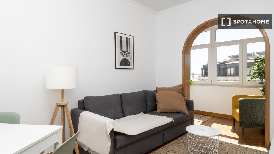 Apartment Lisbon, 2 beds, 65m² — photo 5