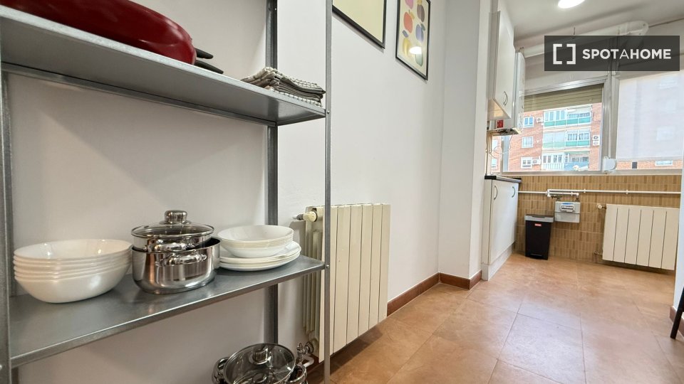 Double room Madrid, 4 beds — photo 15