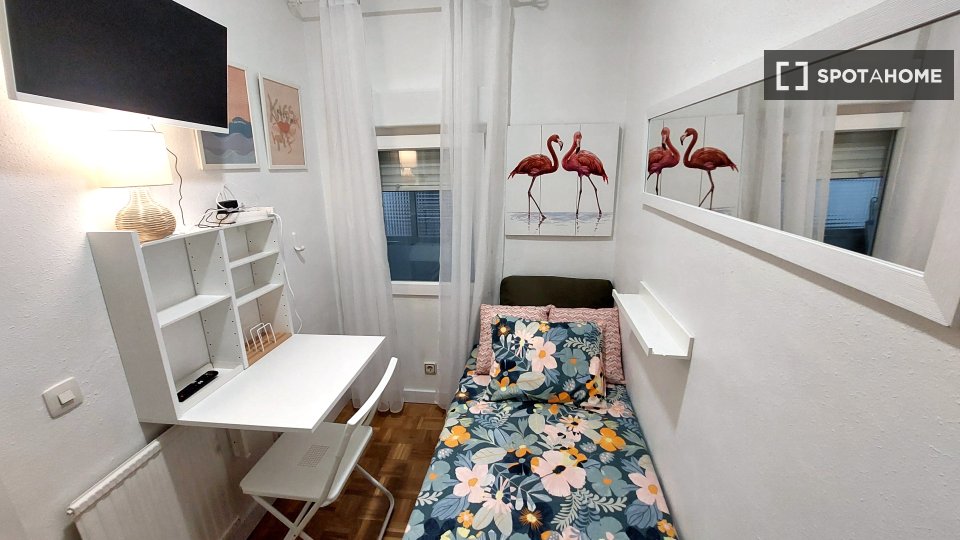 Double room Madrid, 4 beds, 61m² — photo 11
