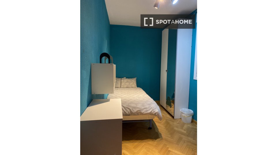 Double room Madrid, 4 beds — photo 13