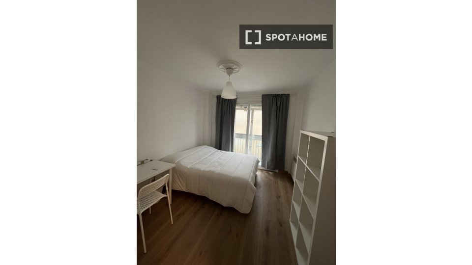 Double room Madrid, 4 beds, 65m² — photo 2
