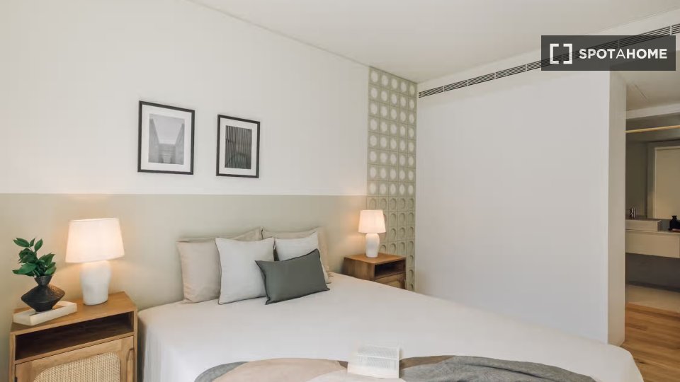 Apartment Lisbon, 2 beds, 99m² — photo 10