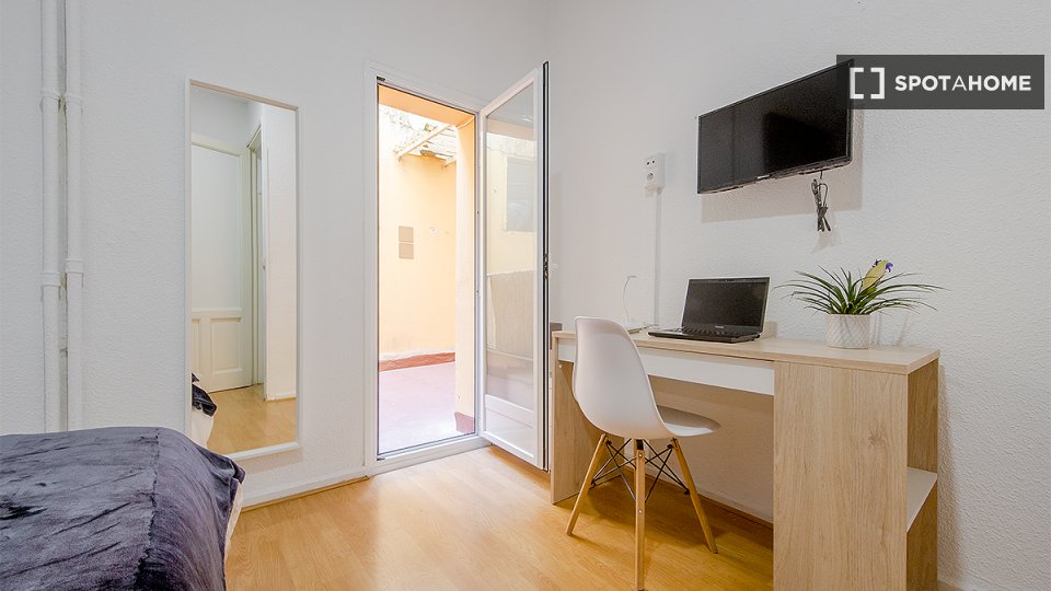 Se alquila habitación en piso compartido en Madrid