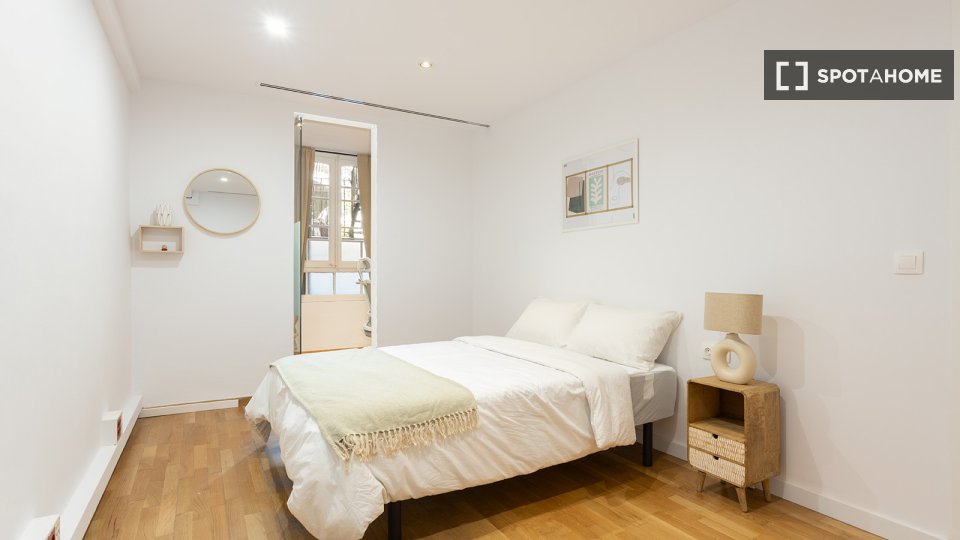 Double room Barcelona, 6 beds, 130m² — photo 13
