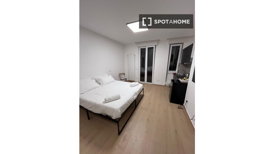 Apartment Milan, 1 bed — photo 1
