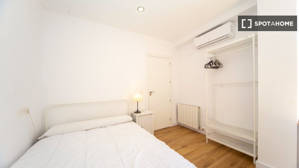Double room Granada, 4 beds — photo 9