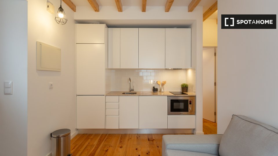 Apartment Lisbon, 2 beds, 55m² — photo 3