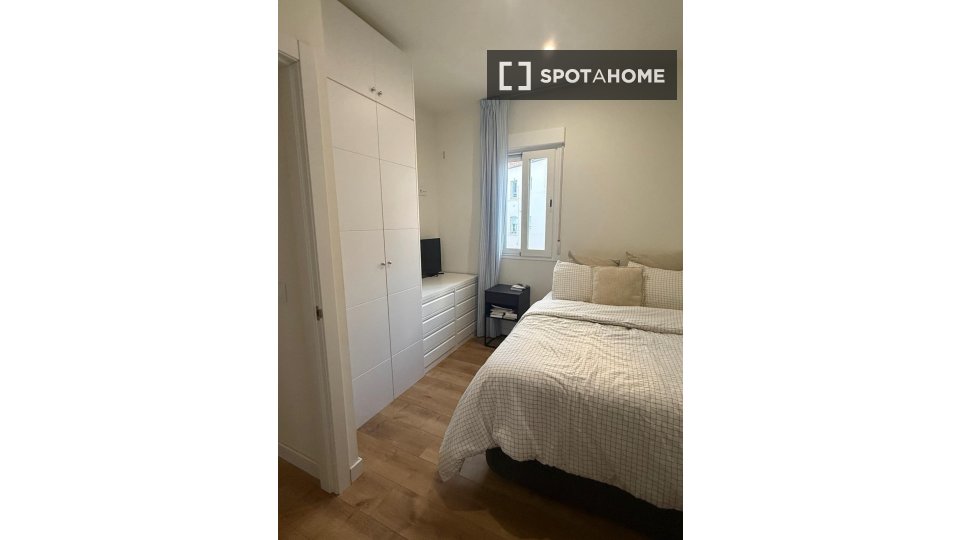 Apartment Madrid, 2 beds, 51m² — photo 2