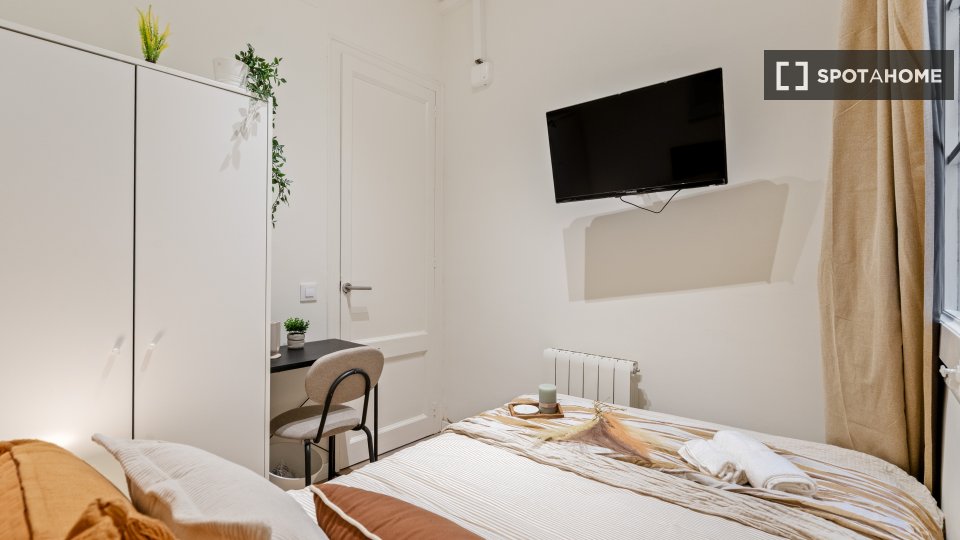 Double room Barcelona, 5 beds, 100m² — photo 51