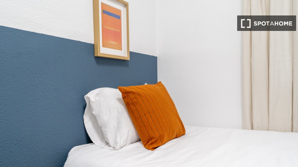 Double room Madrid, 5 beds — photo 13